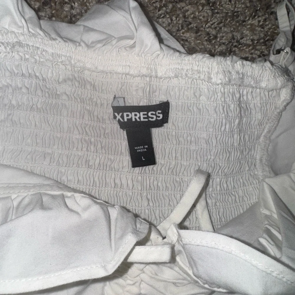 White Ruffled Women's Top - Picture 2 of 2